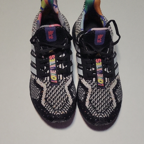 Adidas Men's Pride Love United Ultra Boost Sneakers Men 8.5 - Picture 1 of 5